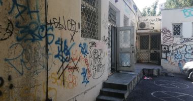 Stire din Eveniment : Constanța „mâzgălită”! Graffiti-urile au umplut blocurile gri!