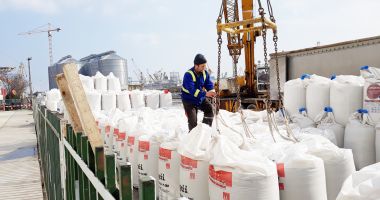 Stire din Economie : Guvernanții români și-au bătut joc de "regina" industriei naționale. Acum plângem după ea