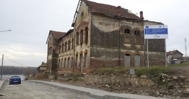 Stire din Cultură-Educație : Ansamblul "Vasile Cotovu" din Hârșova, reabilitat. Care este istoria obiectivului