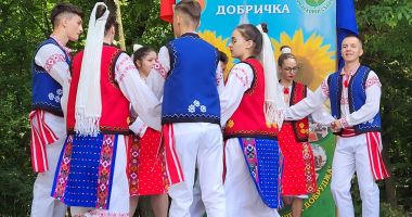 Stire din Politică-Administrație : Primăria Hârşova organizează un super-festival. Ansamblurile folclorice din Dobrici întorc vizita