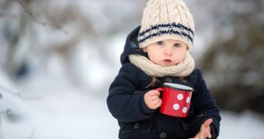 Stire din Sănătate : Hipotermia la copii se reglează. Care este sfatul specialiştilor