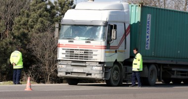 Stire din Eveniment : Cum s-au furat milioane de euro din TIR-urile din Portul Constanța