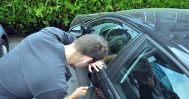 Stire din Eveniment : Minor specializat în furturi din autoturisme, prins de jandarmi în Mamaia