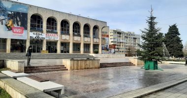 Stire din Politică-Administrație : Fără meşuri şi reclame pe clădirile importante din Constanţa. "Facem demersuri să acoperim toate zonele"