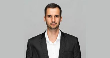 Fără meşuri şi reclame pe clădirile importante din Constanţa. "Facem demersuri să acoperim toate zonele" - 2