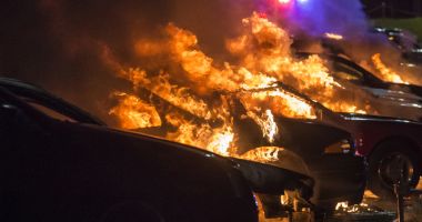 Autoturisme incendiate la comandă, în dosarul de camătă și șantaj! - 2