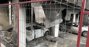 Coşmar în miez de noapte. Bloc şi maşini incendiate! „Am scăpat din infern!“ - 4