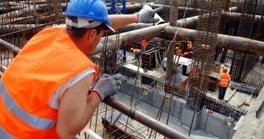 Stire din Economie : Începând de luni se dau ajutoare de stat pentru IMM-uri și administrațiile locale