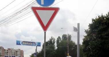 Stire din Eveniment : Unde dispar indicatoarele rutiere din Constanța