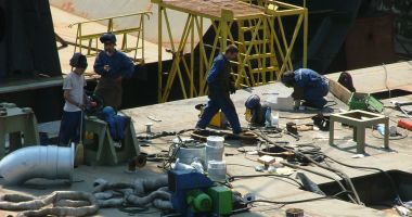 Stire din Economie : Industria navală românească visează la vremurile bune din 2008