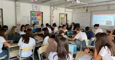 Avalanșă de solicitări pentru cercul de programare din nou-înființatul laborator de informatică al Școlii 30 - 3