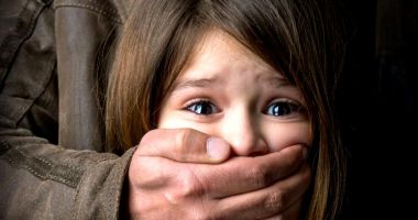 Stire din Eveniment : Infractorii sexuali, monitorizați cu ajutorul unui registru național