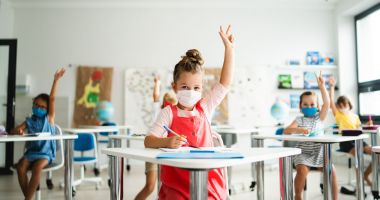 Stire din Cultură-Educație : Petiție online. „Este dreptul părintelui de a alege dacă îşi trimite copilul la școală!”