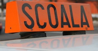 Stire din Eveniment : Instructorii auto independenți, scoși în afara legii de Codul Rutier
