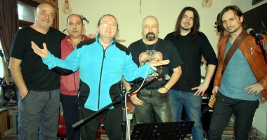 Stire din Cultură-Educație : Muzicianul Mike Godoroja: "Andre Rieu este fast-food de muzică clasică, impecabil organizat ca marketing"