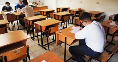 Stire din Cultură-Educație : Modificări la admiterea în învățământul dual de stat, în speranța că va deveni mai atractiv
