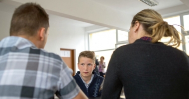 Stire din Cultură-Educație : Tânjim la școli profesionale ca-n Germania, dar uităm de sărăcia educației românești