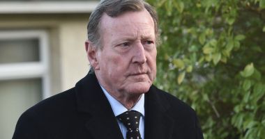 Stire din Actualitate : Irlanda de Nord îşi ia rămas bun de la fostul prim-ministru David Trimble