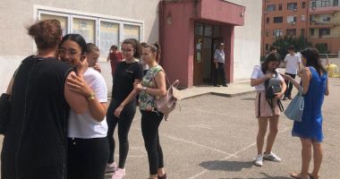 Stire din Cultură-Educație : Jale mare la matematică! Subiecte grele și stufoase la Evaluarea Națională 2019