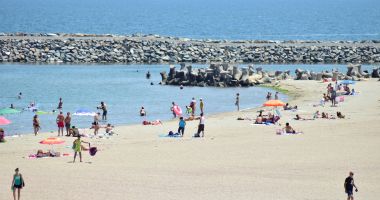Stire din Social : La plajă, cu reguli noi și fără aglomerație. Cum ne bronzăm vara aceasta, pe litoral