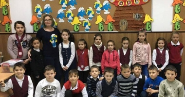 Stire din Cultură-Educație : Mare păcat că nu țin cont de părerile lor... Cum și-ar dori să predea un învățător din mediul rural