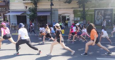 Liber la distracţie pe bulevardul Tomis! Fitness şi lecţii de dans la „Constanța Coffee Break” - 3