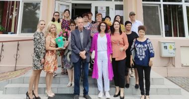 Familia Liceului hârșovean "Ioan Cotovu" a trăit emoția pensionării a șase colegi - 2