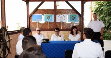 „Lumea de sub navă” - lecție de responsabilitate civică de la tinerii în uniformă militară - 4