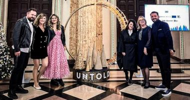 Stire din Social : Luna Magic Tree by Untold, licitat la Festivalul Brazilor de Crăciun, cu suma de 50.000 euro