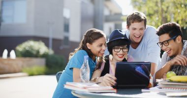 Stire din Social : La cămin sau la chirie, unde este cel mai bine pentru un student?