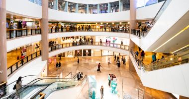 Magazine din mall-uri, înfrânte de pandemie. Chiriile mari şi vânzările mici i-au îngenuncheat pe comercianţi - 2