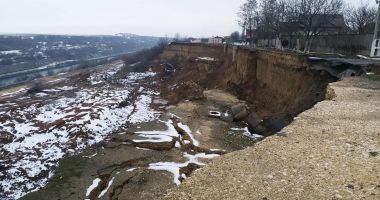 Malul de la Cumpăna se surpă în continuare. Disensiuni între primărie și Canalele Navigabile - 3