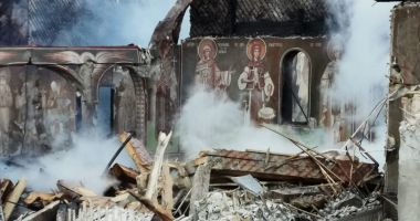 Mănăstirea "Sfântul Filip", mistuită în incendiu. Moaștele, salvate! - 2
