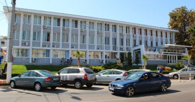 Stire din Politică-Administrație : Primăria Mangalia ia în calcul demolarea garajelor și amenajarea unor parcări de reședință