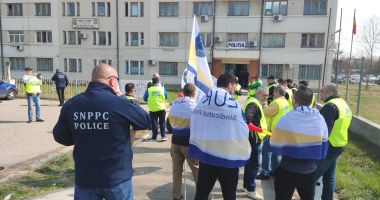 Butoi cu pulbere la Poliția Mangalia. Șeful unității, reclamat la Direcția Control Intern din IGPR - 2