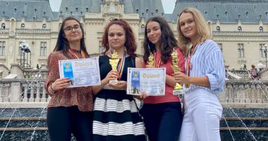 Stire din Cultură-Educație : Maria Anghel, mircista campioană la şah. O poveste despre talent, ambiţie, dedicaţie şi multă muncă