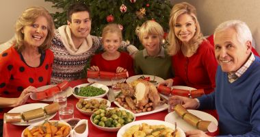 Stire din Sănătate : Evitaţi mesele copioase şi problemele digestive de Crăciun! Mâncaţi cu măsură!