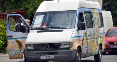 Stire din Eveniment : Șoferii-golani de microbuze: cu maneaua la maxim, băuți la volan!