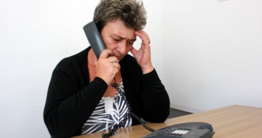 Stire din Eveniment : "Mamă, am făcut accident. Trimite-mi repede niște bani" - înșelăciunea  care face ravagii la Constanța