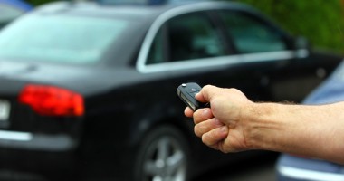 Stire din Eveniment : Cum se fură un bolid de lux într-un minut. Metodele inedite ale hoților din Constanța