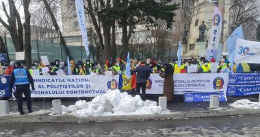 Polițiștii din Constanța protestează în stradă. „Vrem salarii corecte!” - 2