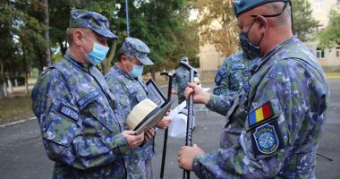 Adio, arme! Pălării și bastoane, la final de carieră, pentru trei militari de la Capu Midia - 3