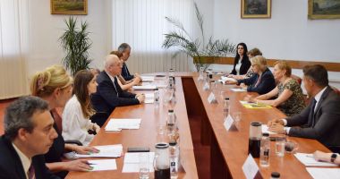 Stire din Eveniment : Ministrul Cătălin Predoiu a prezentat angajamentul politic al României pentru reforma împotriva corupţiei