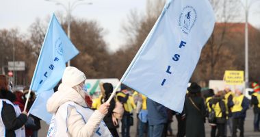 După un val de retrageri din sindicate, cadrele nedidactice iau inițiativa și ies în stradă - 2