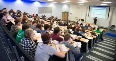 În premieră, învățământ universitar dual, șansa eradicării fenomenului "licențiat vânzător în mall" - 2