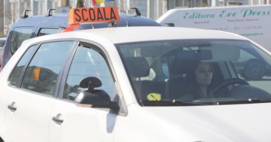 Stire din Eveniment : Vești proaste pentru cei ce fac școala de șoferi. Ce îi așteaptă pe cursanți