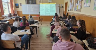 Furioși, părinții acuză Ministerul Educației că dezbaterile publice sunt de formă. "Nu v-ați consultat cu nimeni" - 2