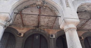 Muzeele din Constanța, în suferință: își așteaptă salvarea dintre crăpături! - 3