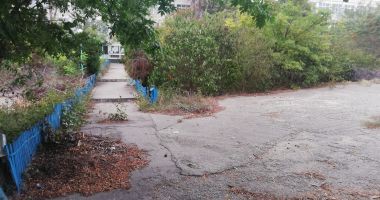 Ce rușine! Sediu de școală, evacuat în grabă, ajuns culcuș pentru oamenii străzii! - 5