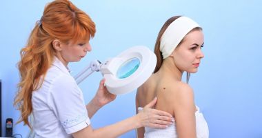 Stire din Sănătate : Din ce cauză sângerează negii? Ce spun medicii